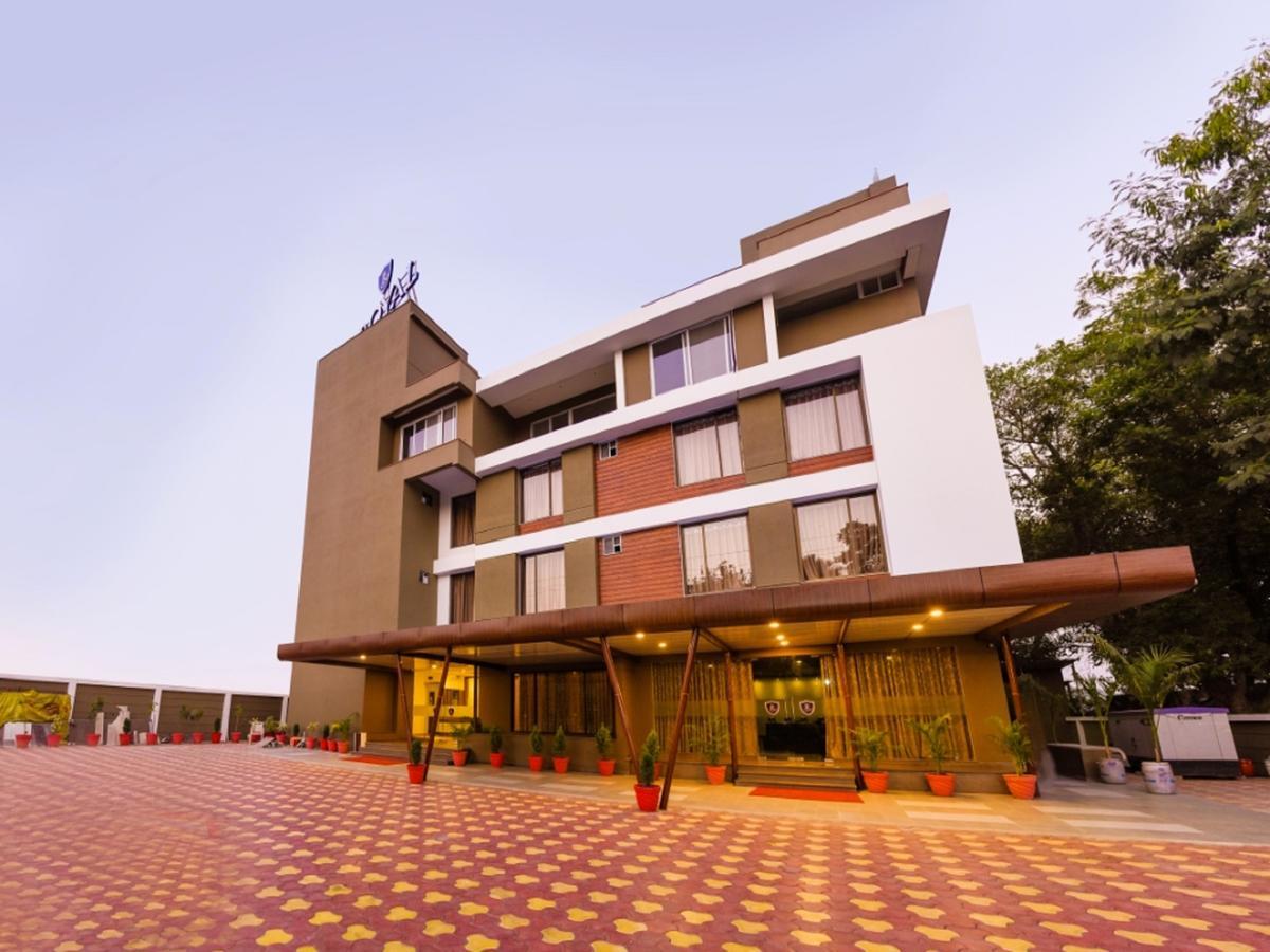 Royal Inn Khandwa Exterior foto