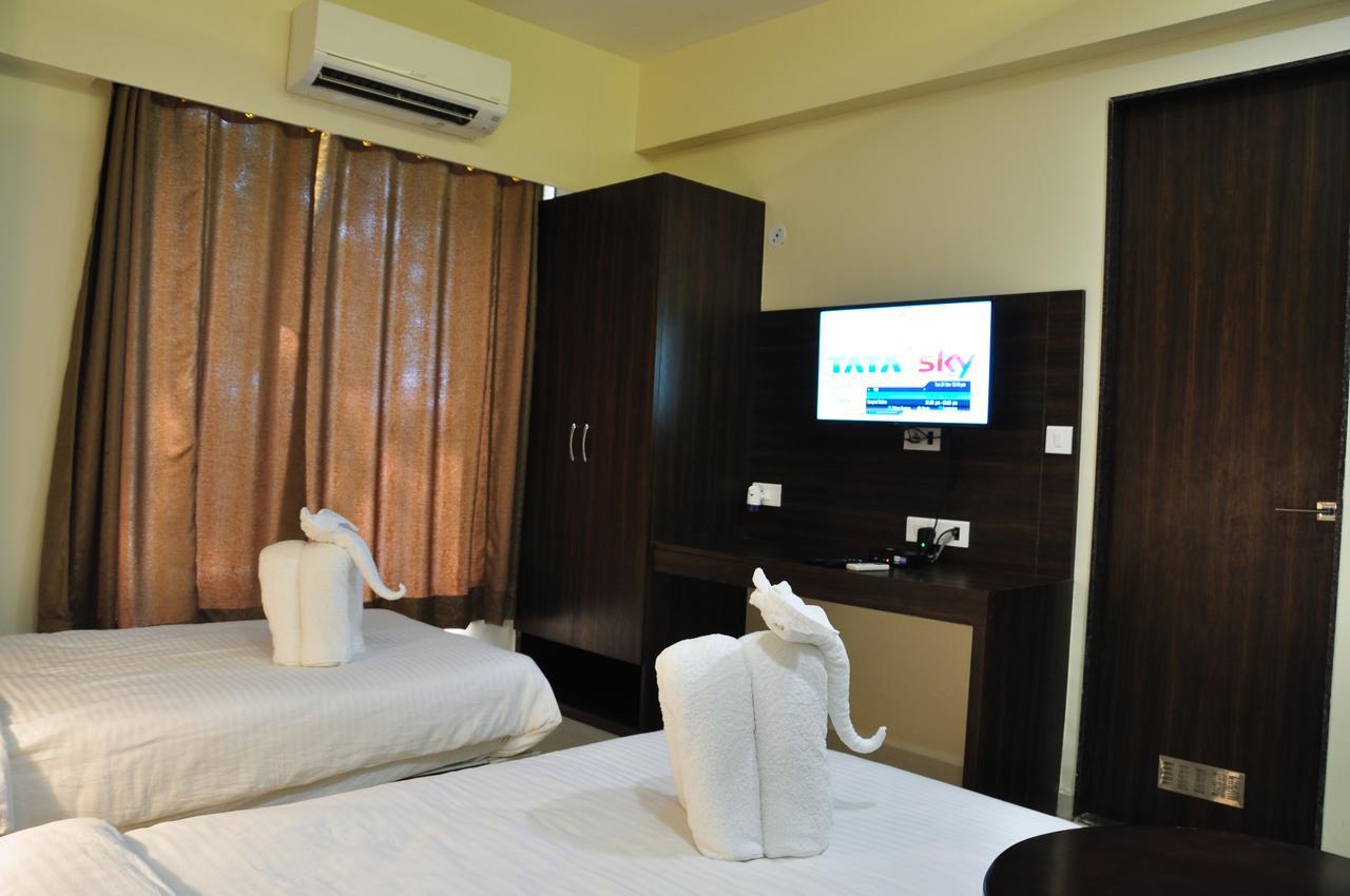 Royal Inn Khandwa Exterior foto